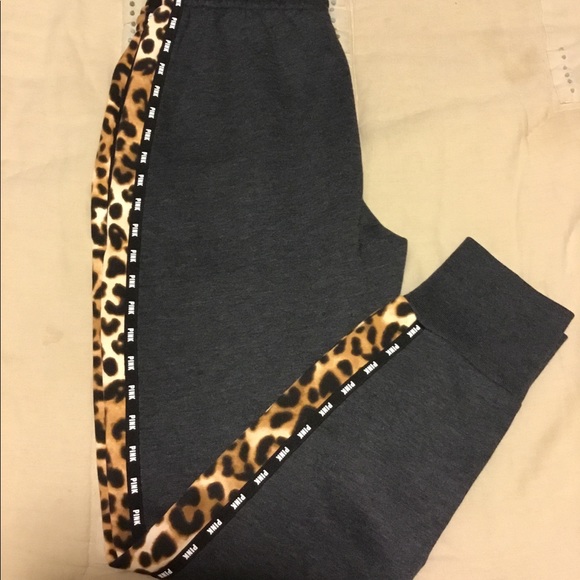 *SOLD* NWT VS PINK Leopard 3pc Set - Picture 7 of 8